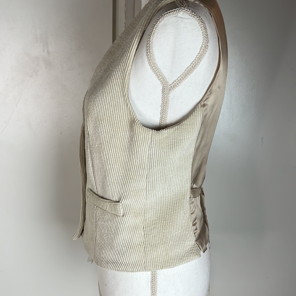 MO.DE.RN. Corduroy Vest Top - Picture 3 of 8